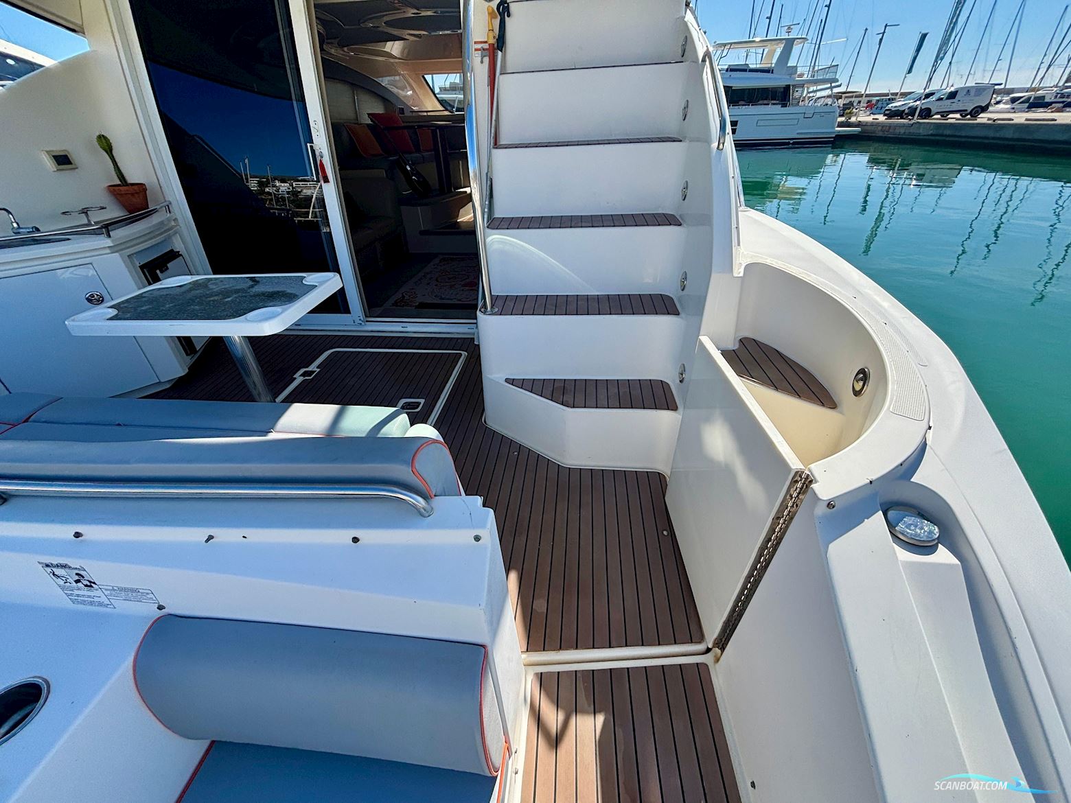 Cruisers Yachts 447 Sport Sedan