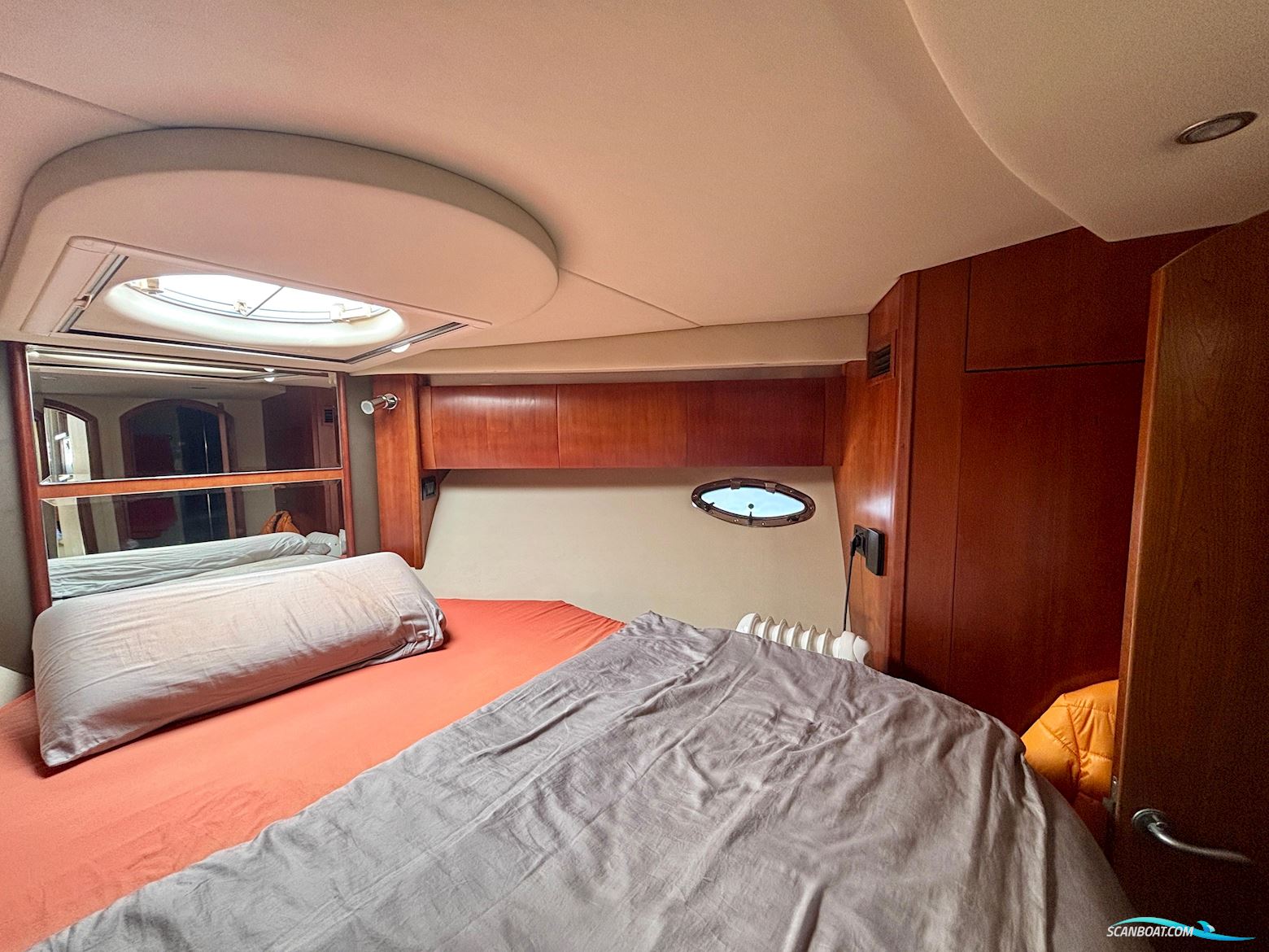 Cruisers Yachts 447 Sport Sedan