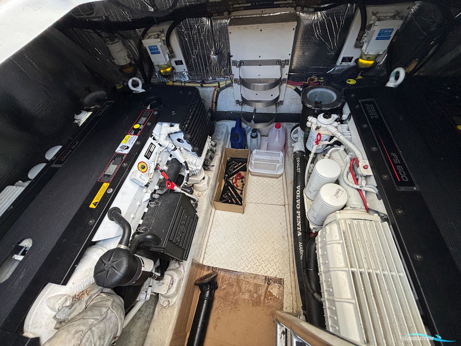 Cruisers Yachts 447 Sport Sedan