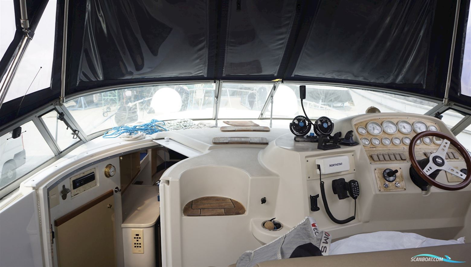 Cruisers Yachts Cruisers 3175 Rogue