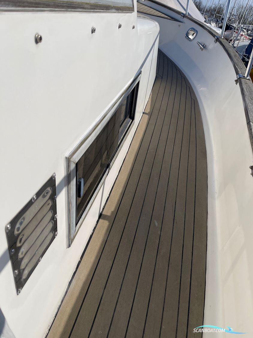 CT 35 Sun Deck Trawler