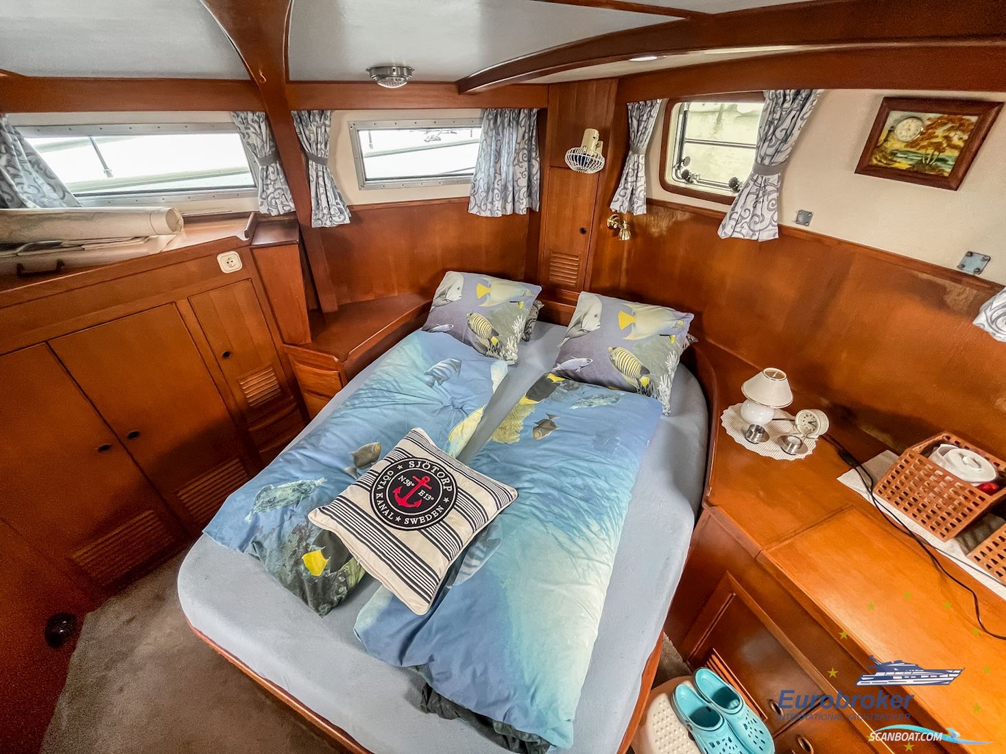 CT 35 Sun Deck Trawler