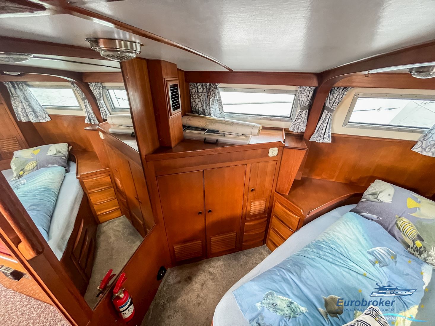 CT 35 Sun Deck Trawler