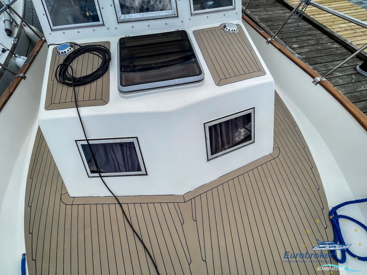 CT 35 Sun Deck Trawler