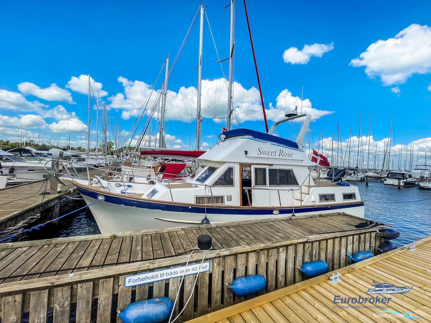 CT 35 Sun Deck Trawler