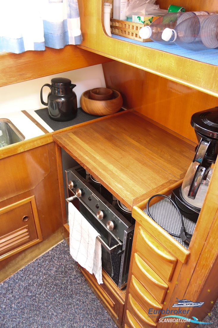 CT 35 Sun Deck Trawler