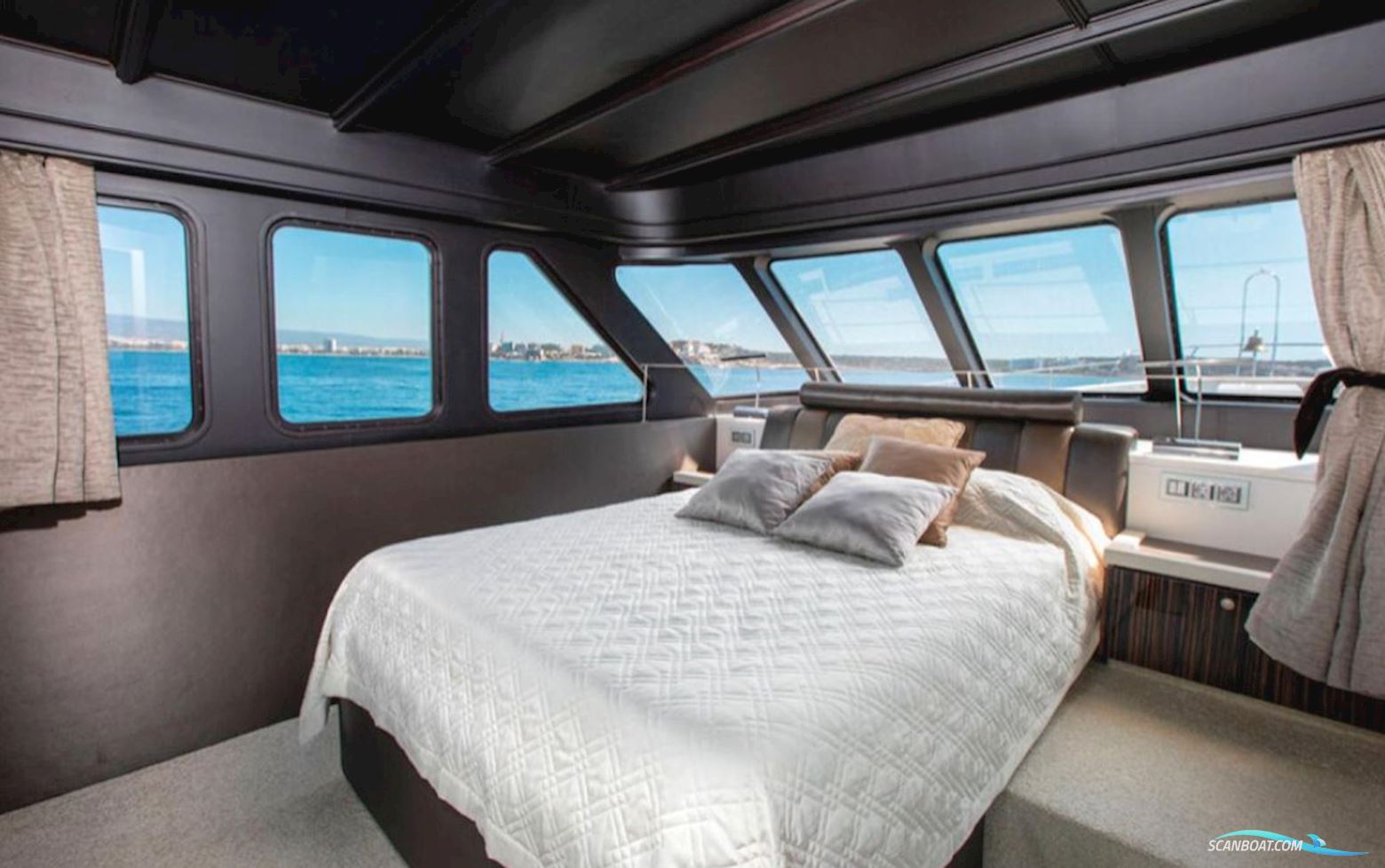 Custom 33M