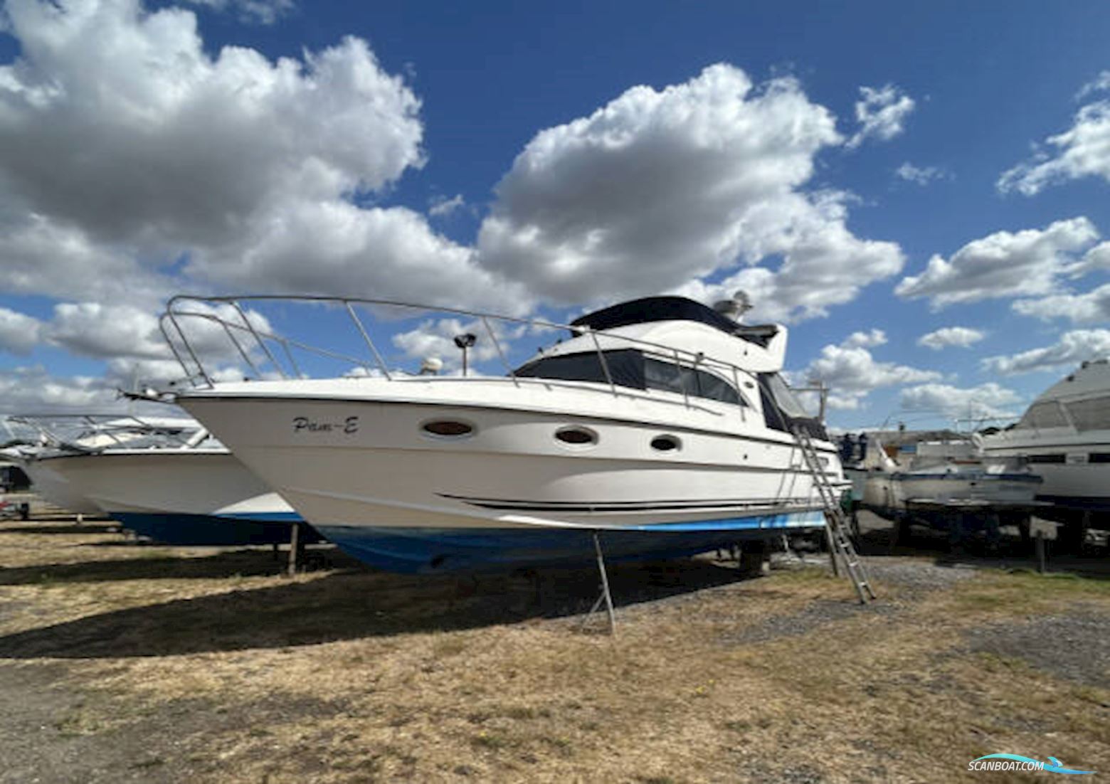 Custom Built Blackwater Motor Yachts 36 Flybridge Motorbåd 2009, med Cummins Mercruiser 4.2 motor, England