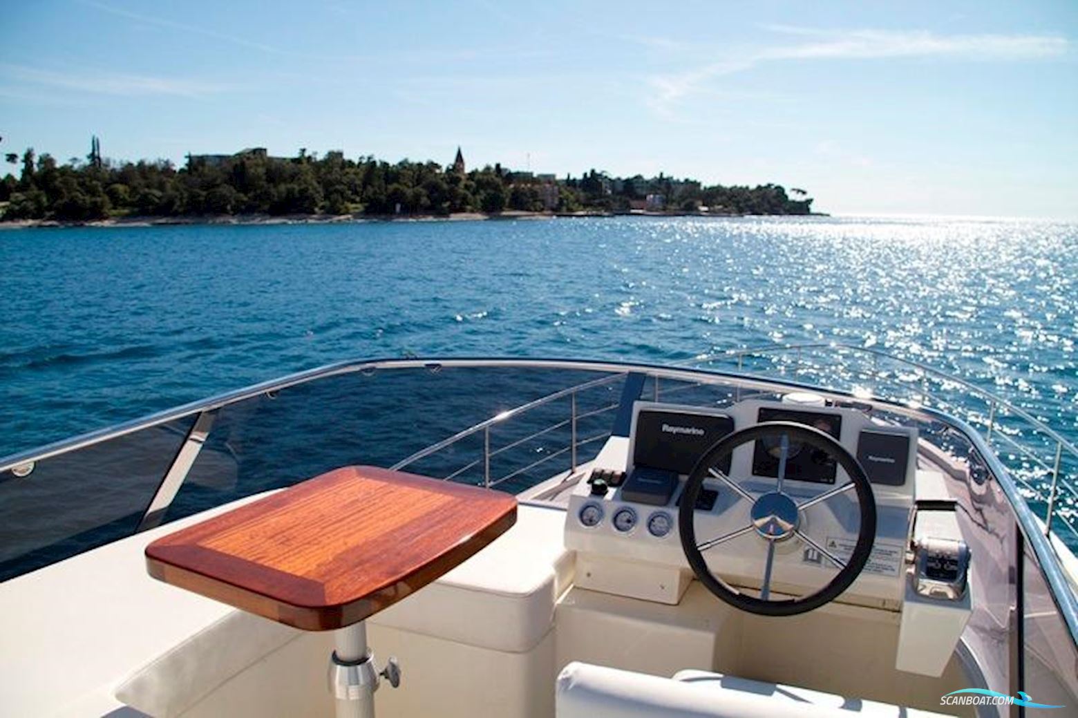 Custom Built Cyrus 13.8 Flybridge