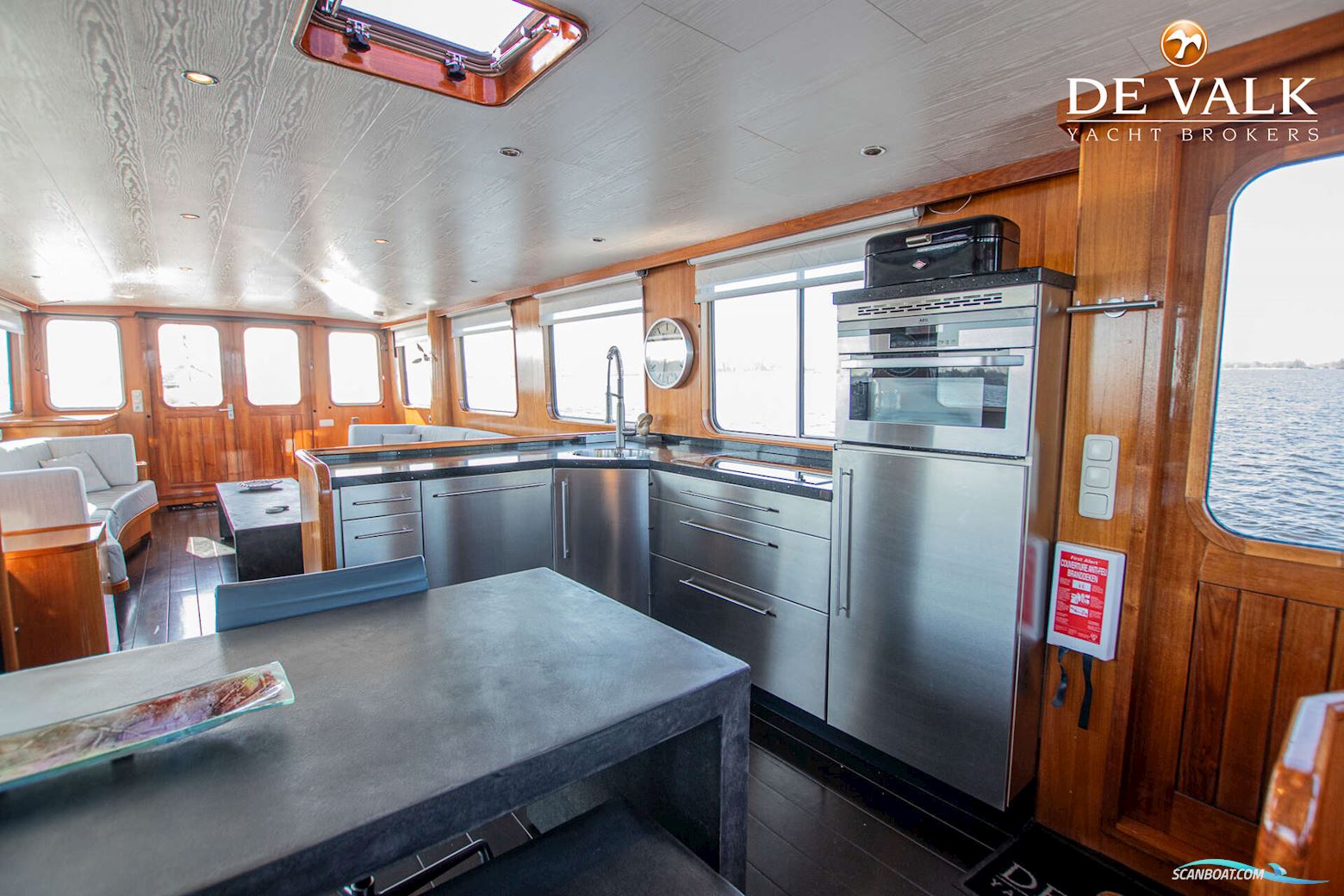 Custom Built Live Aboard 1800