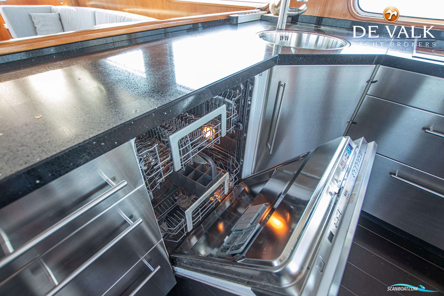 Custom Built Live Aboard 1800