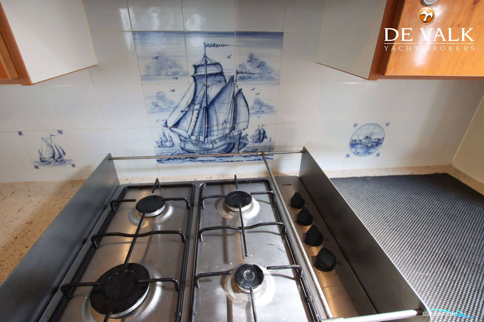 CUSTOM Explorer Trawler 1800