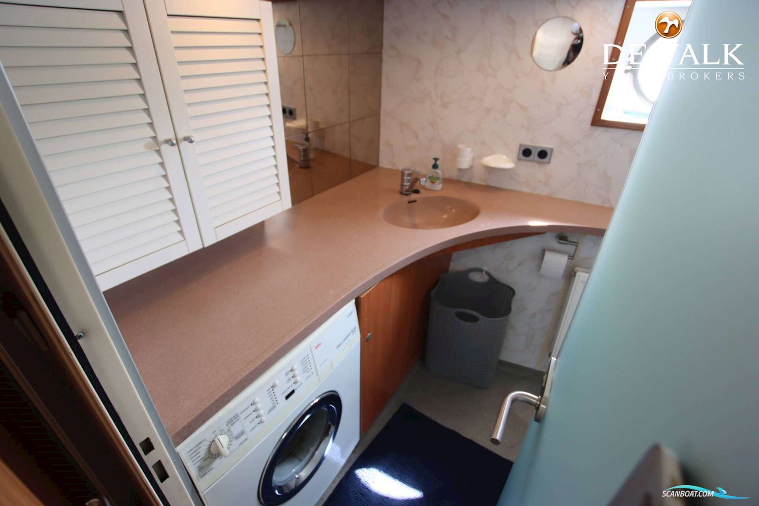 CUSTOM Explorer Trawler 1800