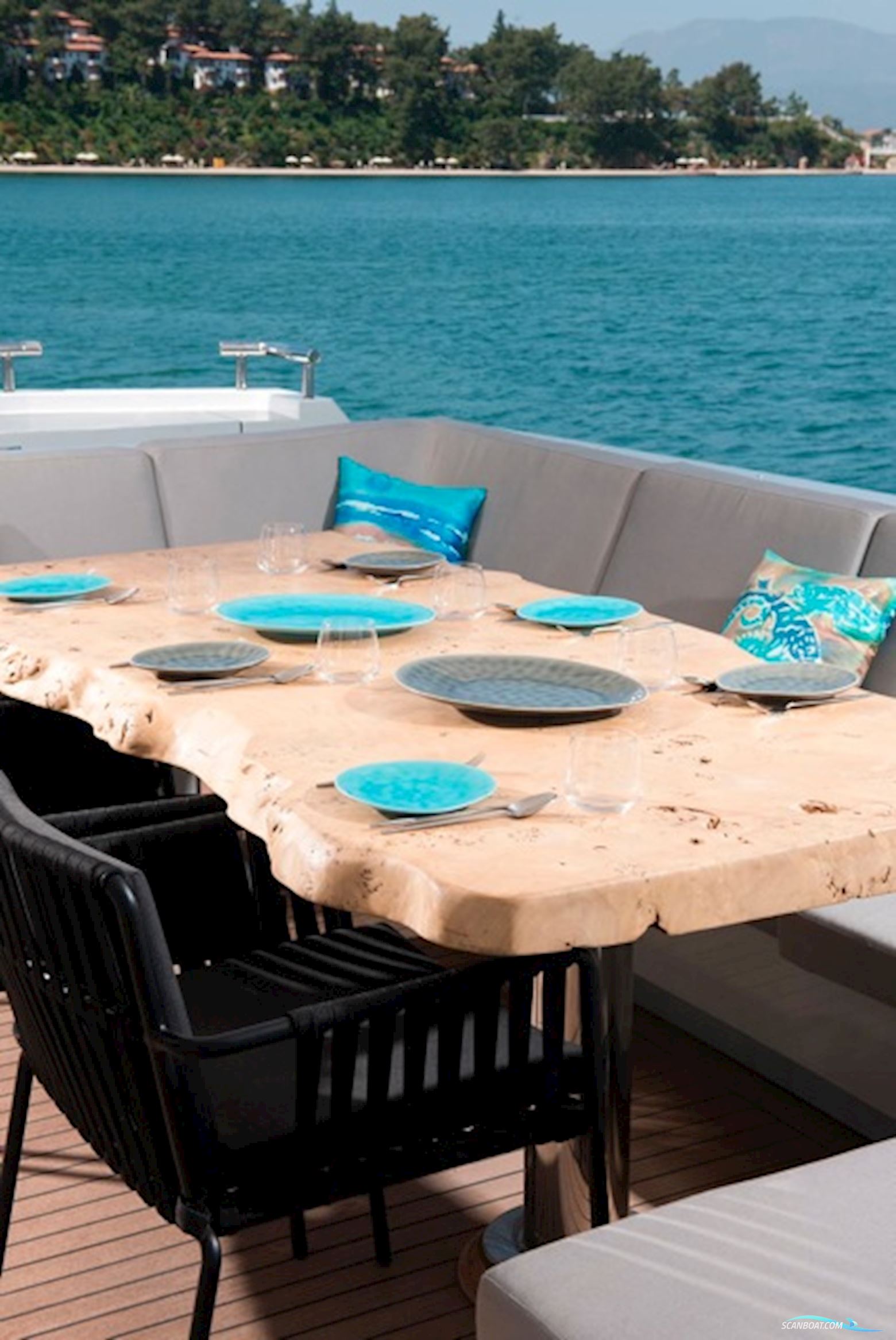 Custom Line Arkin Pruva