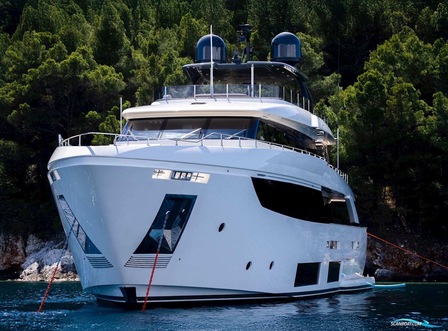 Custom Line Navetta 33