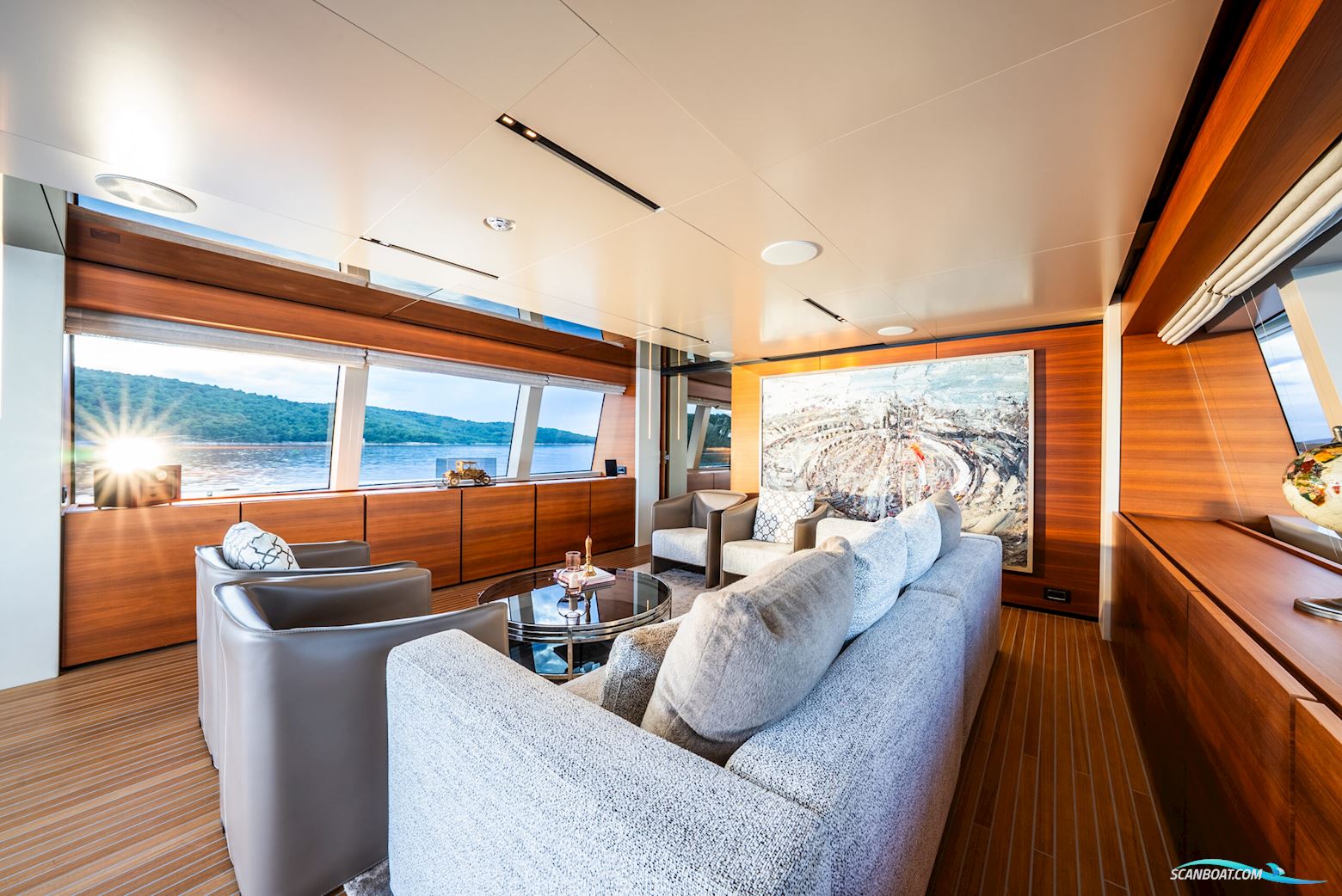 Custom Line Navetta 33