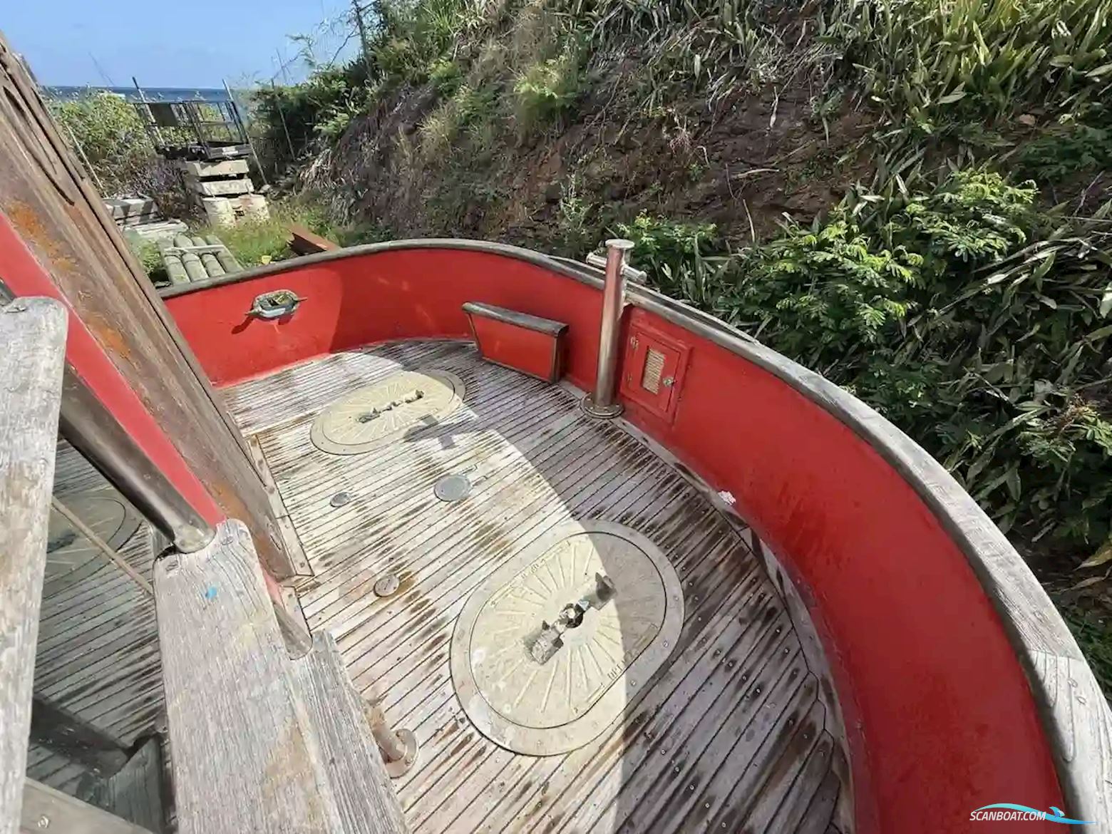 Custom Lord Nelson Victory Tug 37