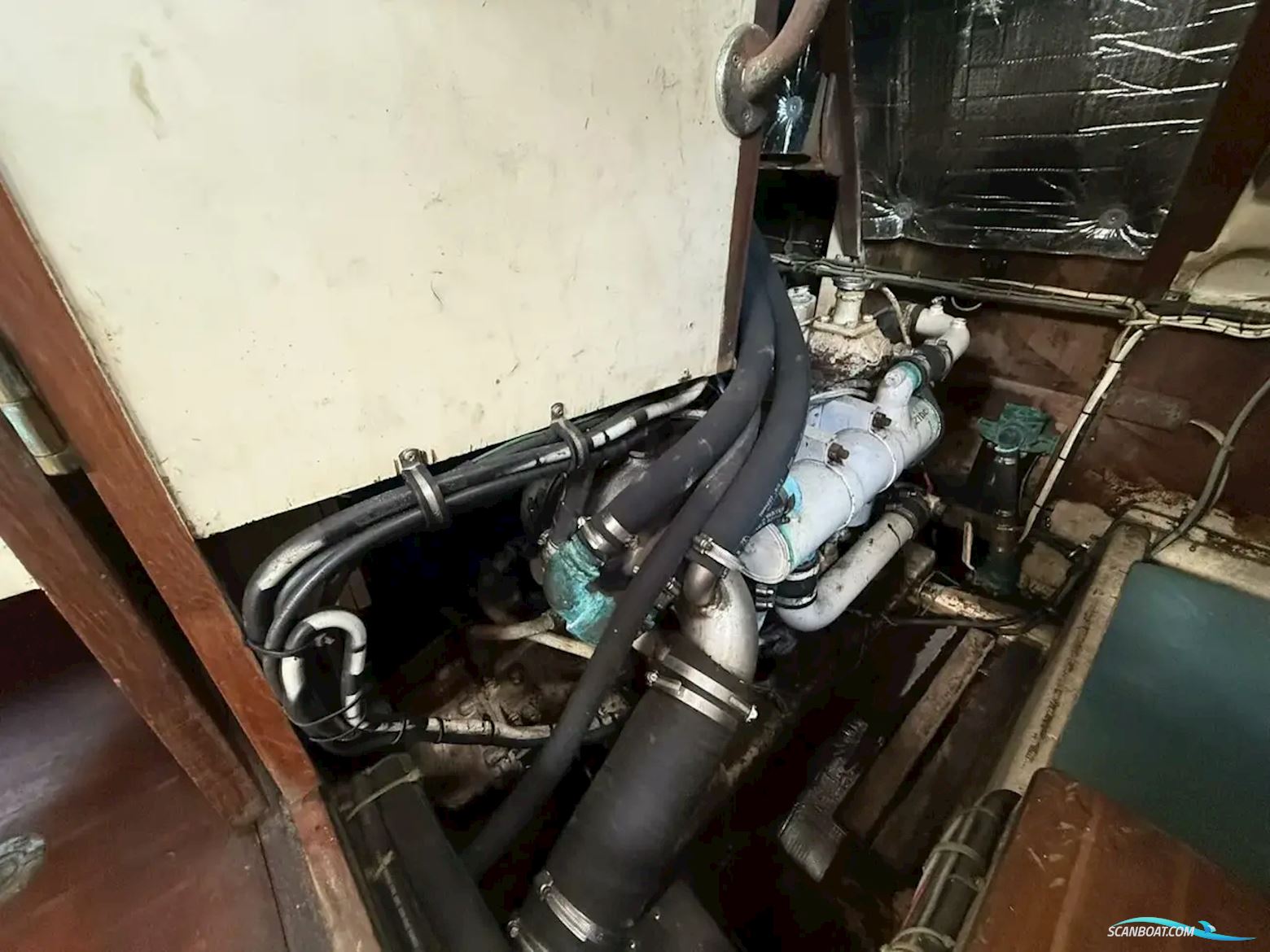 Custom Lord Nelson Victory Tug 37