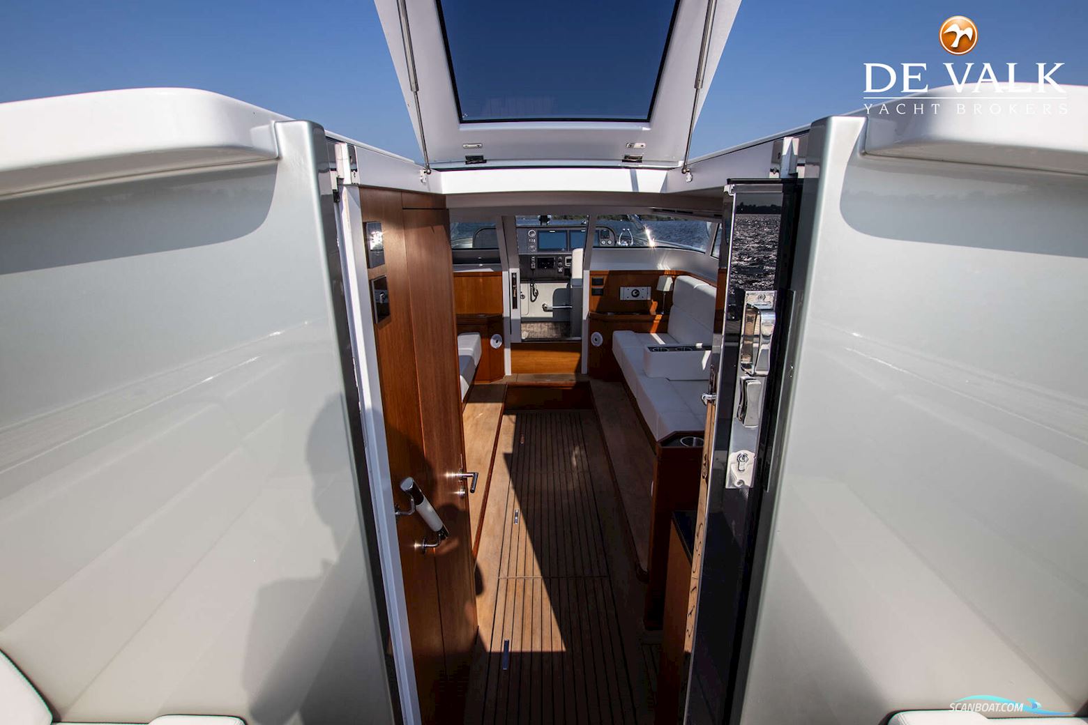 CUSTOM Reliant X40T Limousine Tender Taxiboat