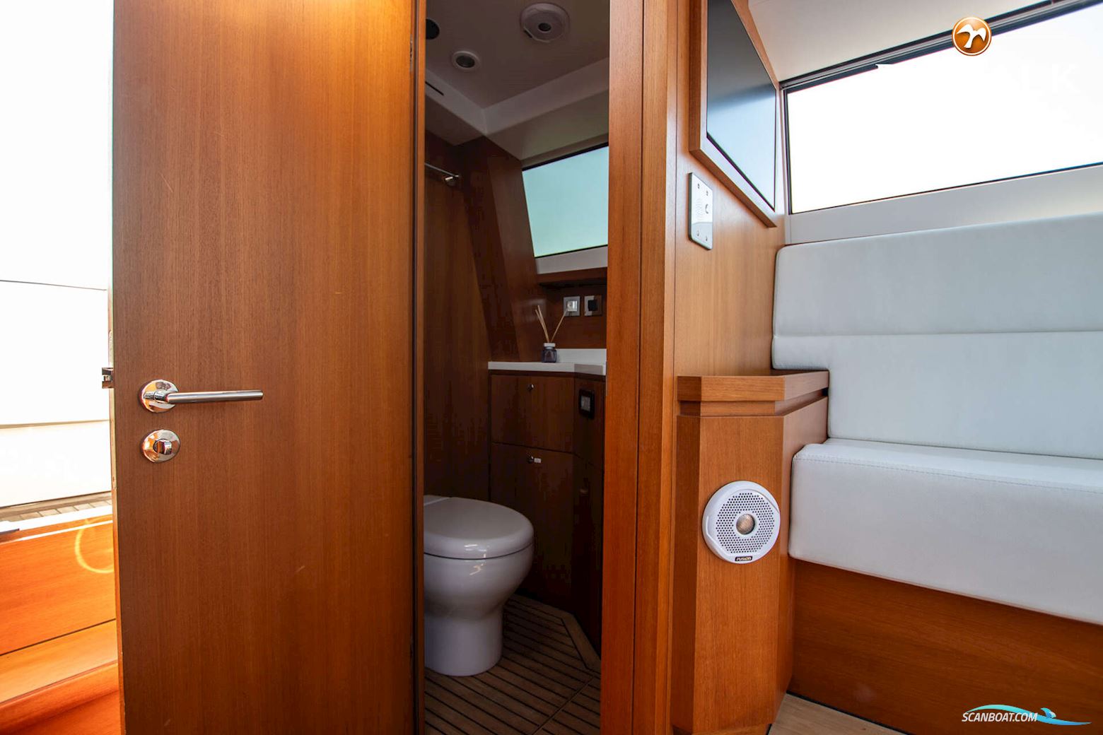 CUSTOM Reliant X40T Limousine Tender Taxiboat