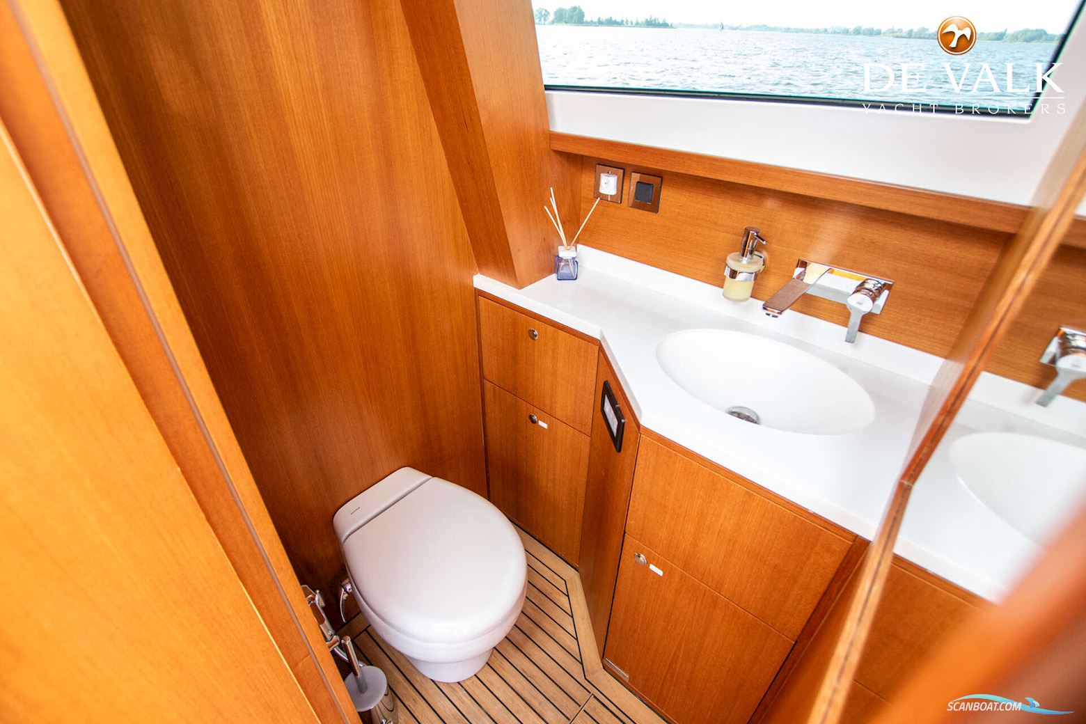 CUSTOM Reliant X40T Limousine Tender Taxiboat