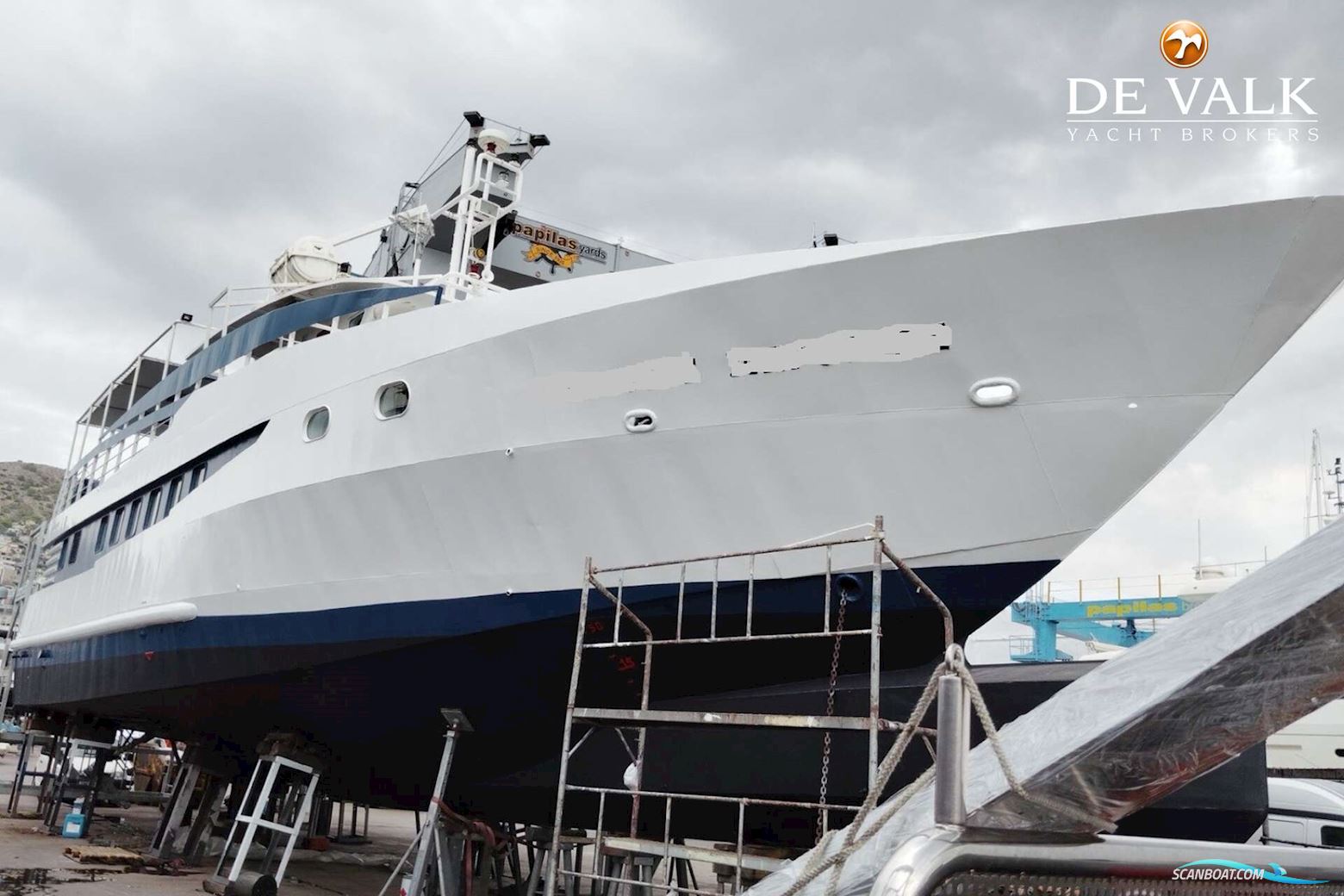 Day Passengers Ship 25 M