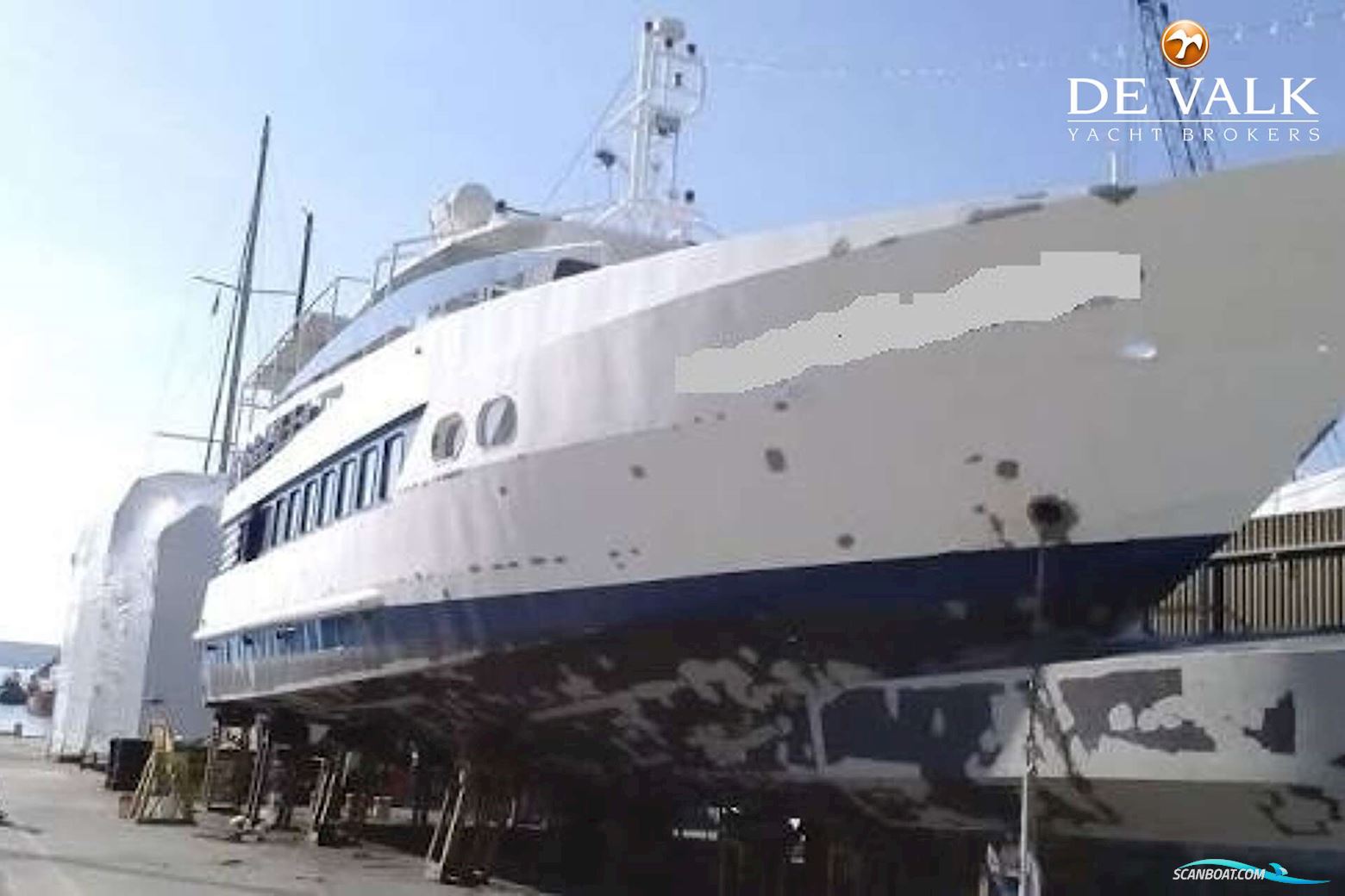 Day Passengers Ship 25 M
