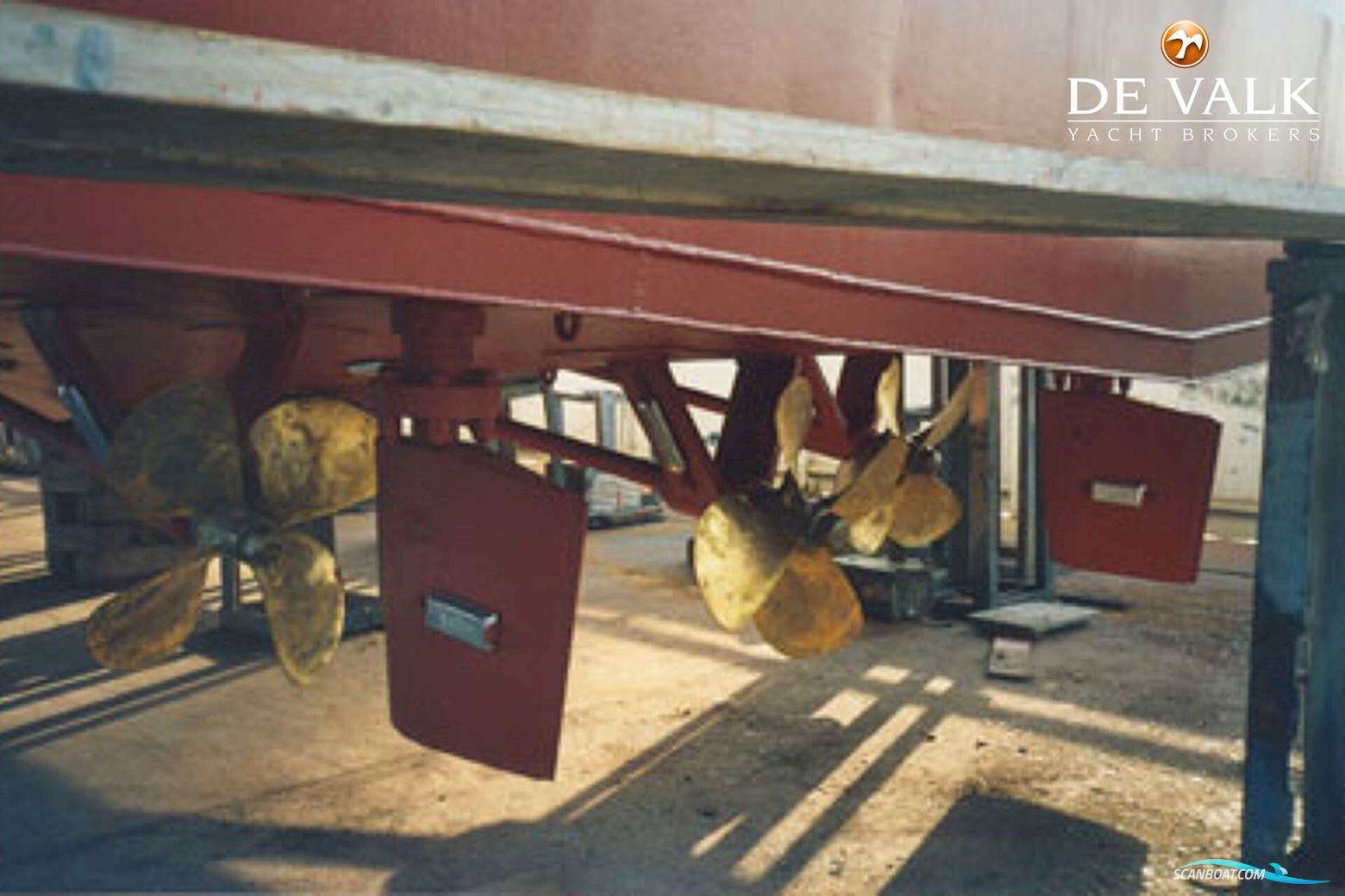 Day Passengers Ship 25 M