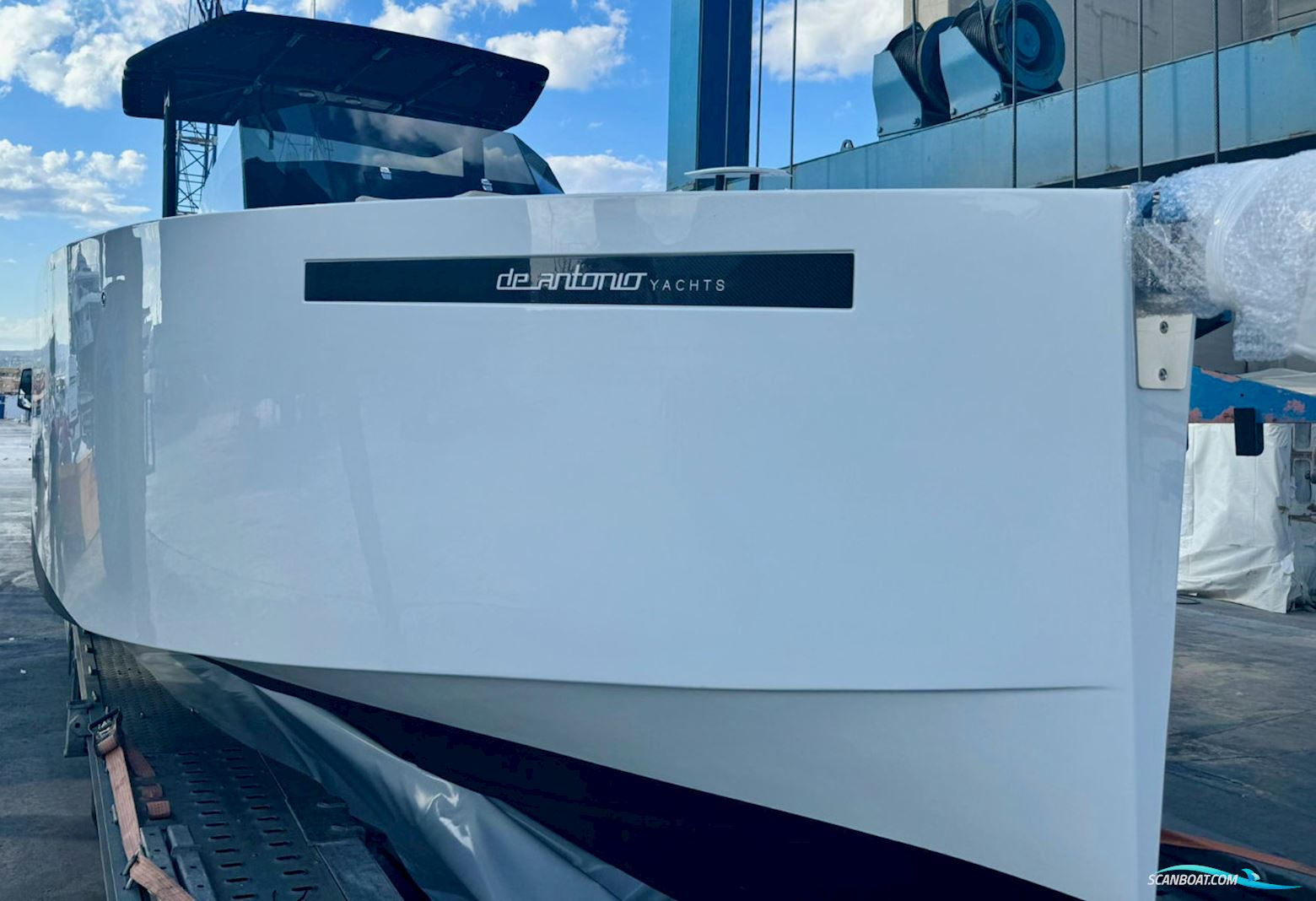 De Antonio Yachts D28 Open