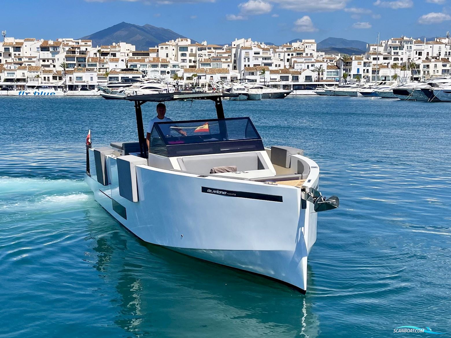 De Antonio Yachts D33 OPEN