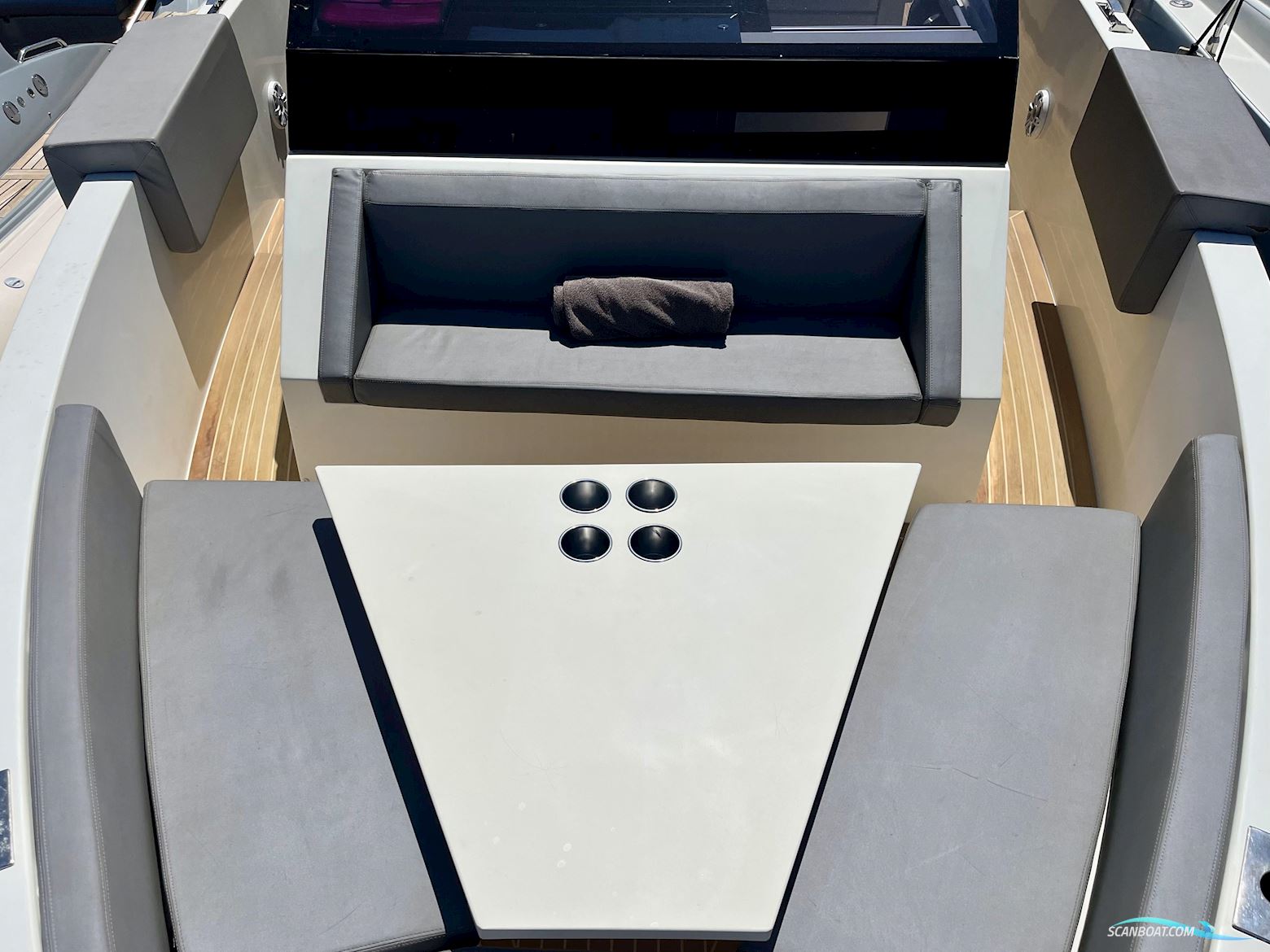 De Antonio Yachts D33 OPEN