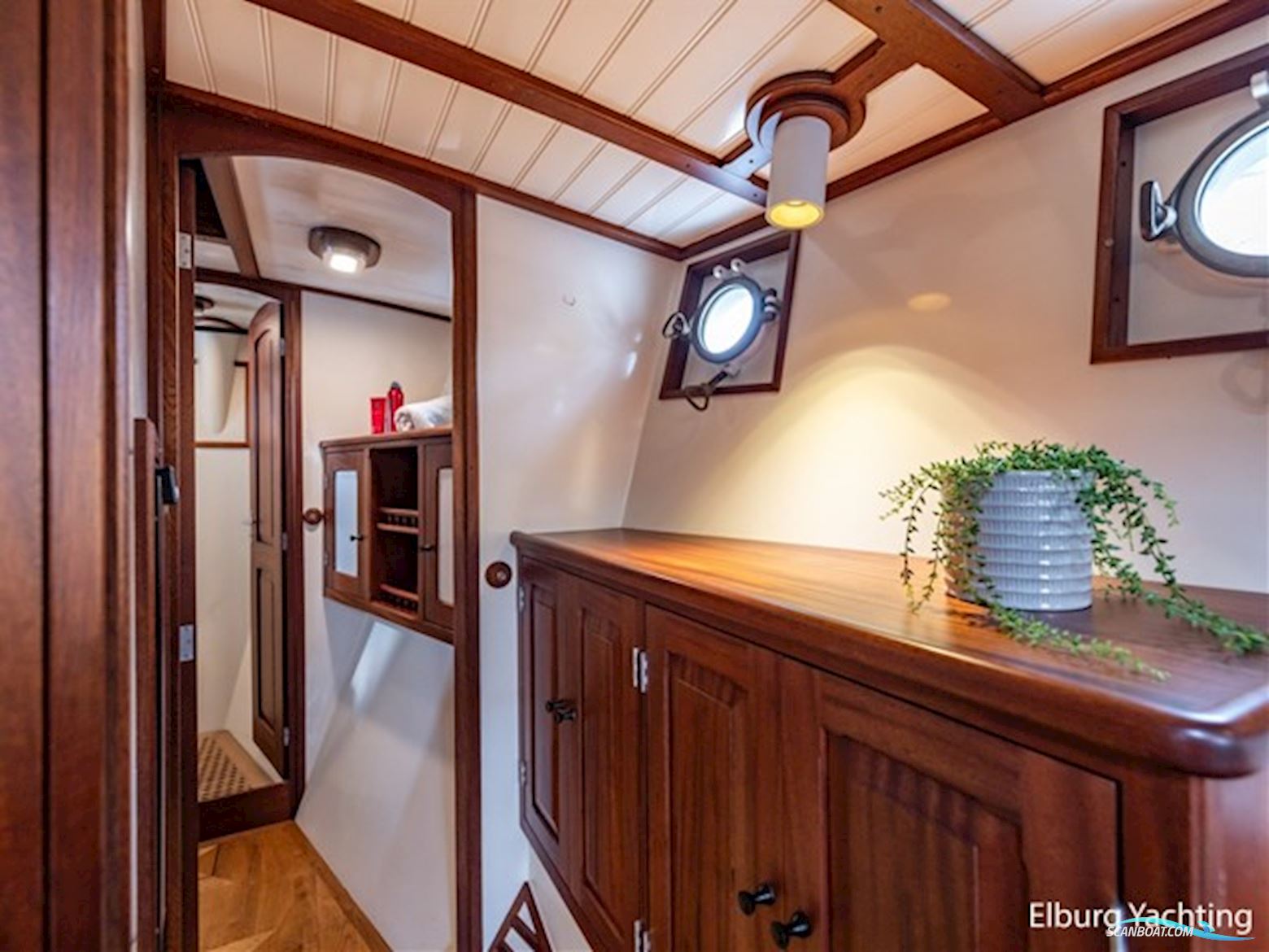 De Vries Lentsch Bromo - Full refit 