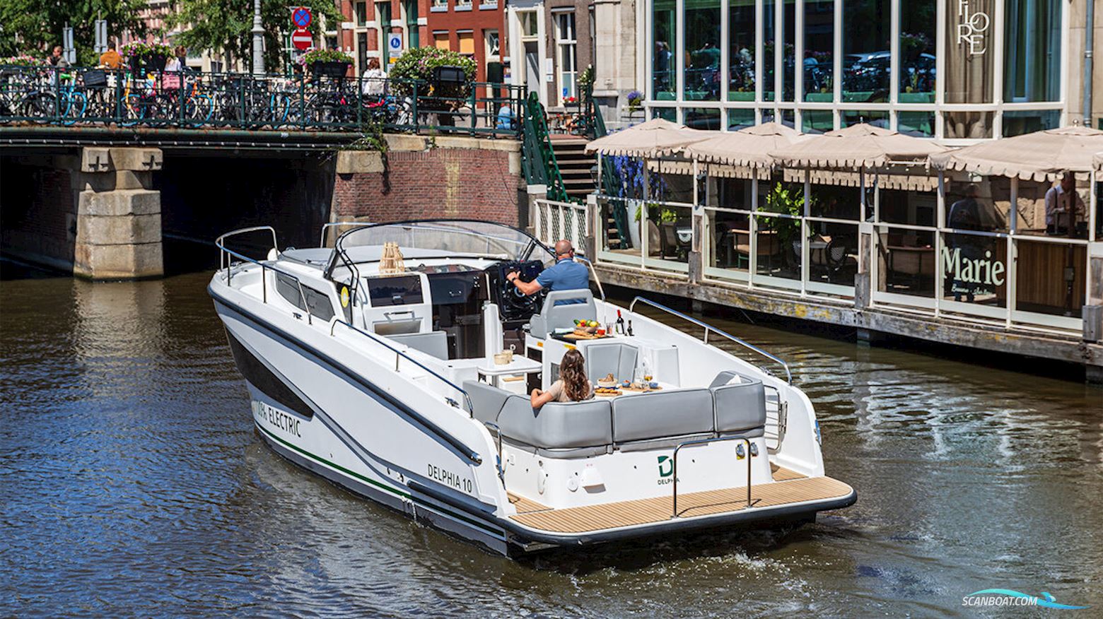 DELPHIA YACHTS 10 Lounge Electric DEMO, direct verkrijgbaar en vaarklaar. (PRIJSVERLAGING!!)