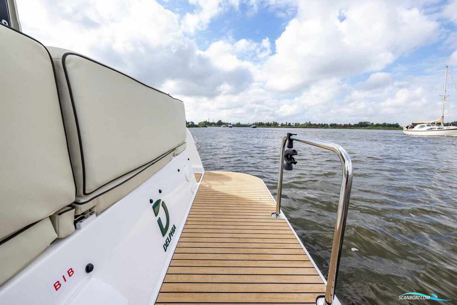 DELPHIA YACHTS 10 LoungeTop Electric DEMO, direct leverbaar