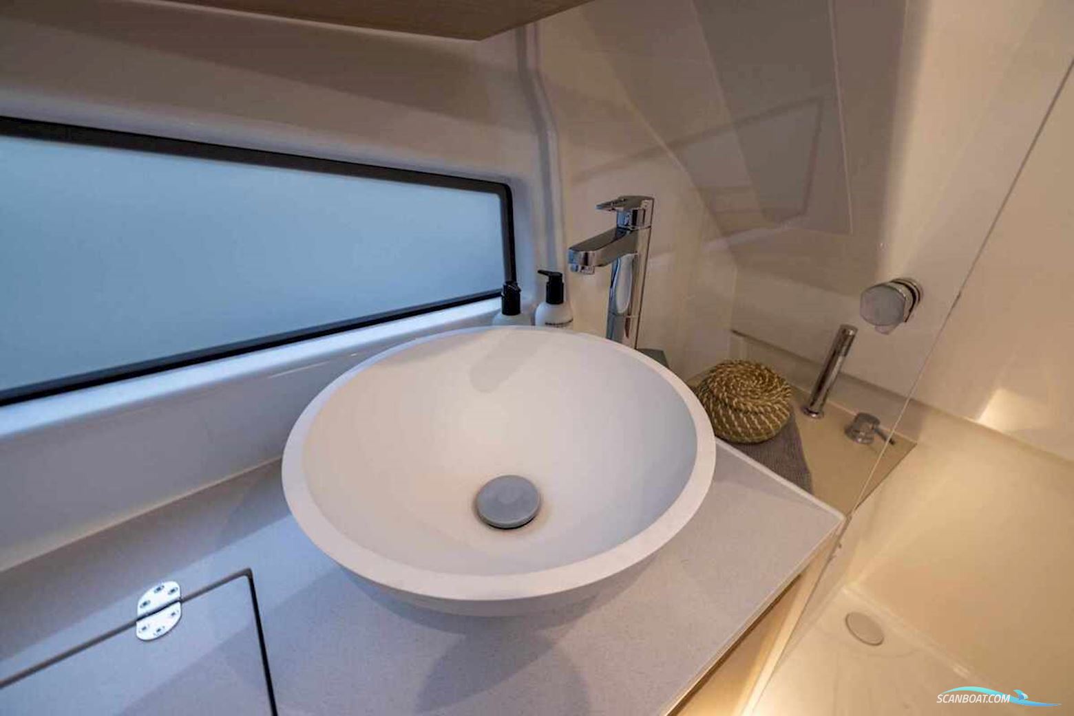 DELPHIA YACHTS 10 LoungeTop Electric DEMO, direct leverbaar