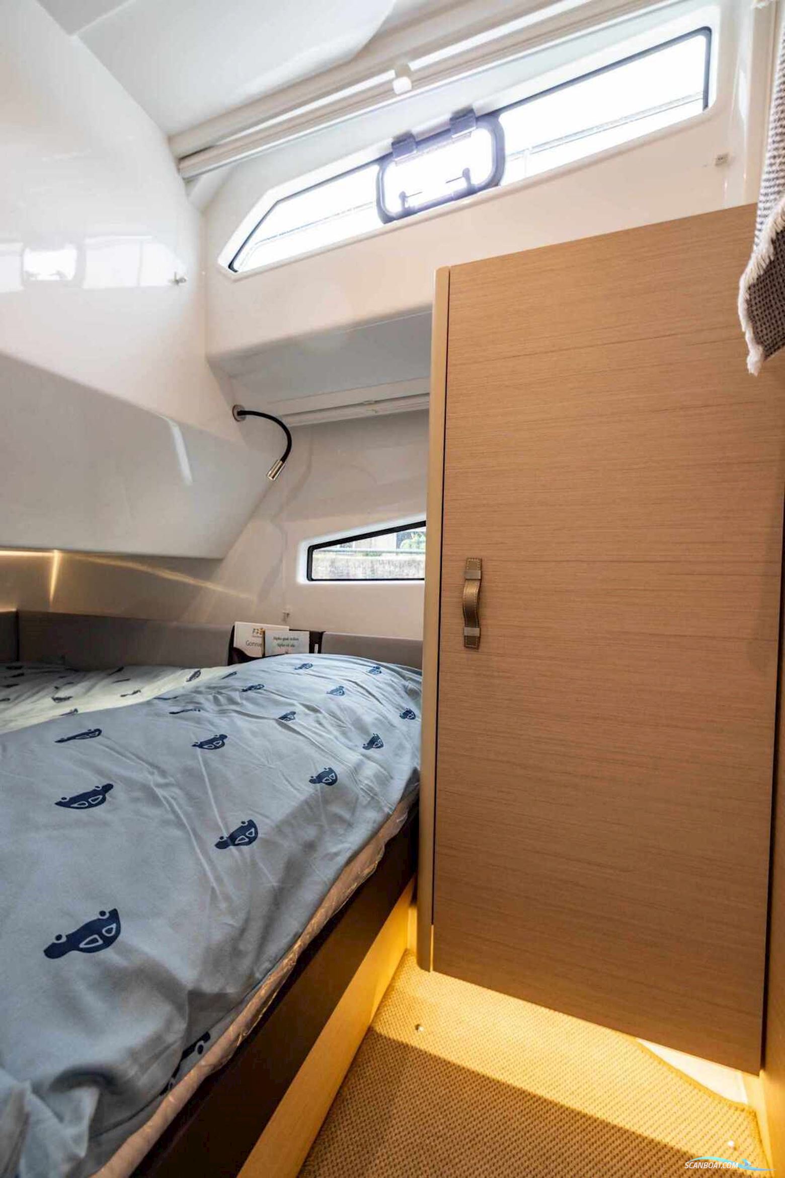 DELPHIA YACHTS 10 LoungeTop Electric DEMO, direct leverbaar
