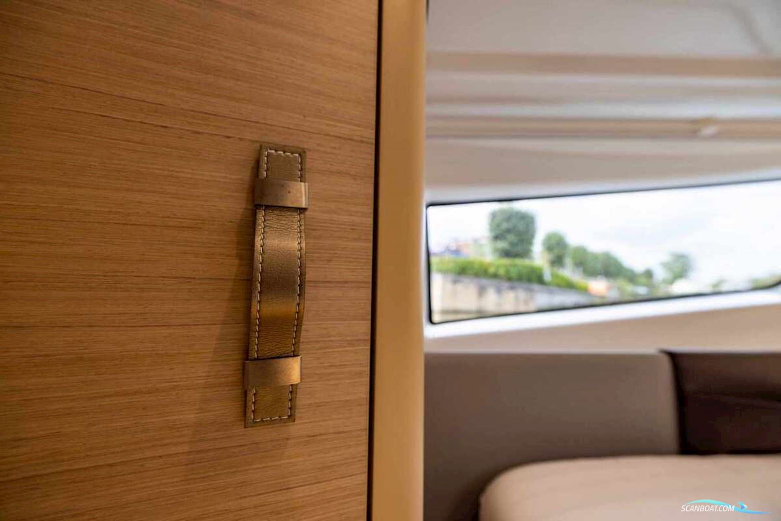 DELPHIA YACHTS 10 LoungeTop Electric DEMO, direct leverbaar