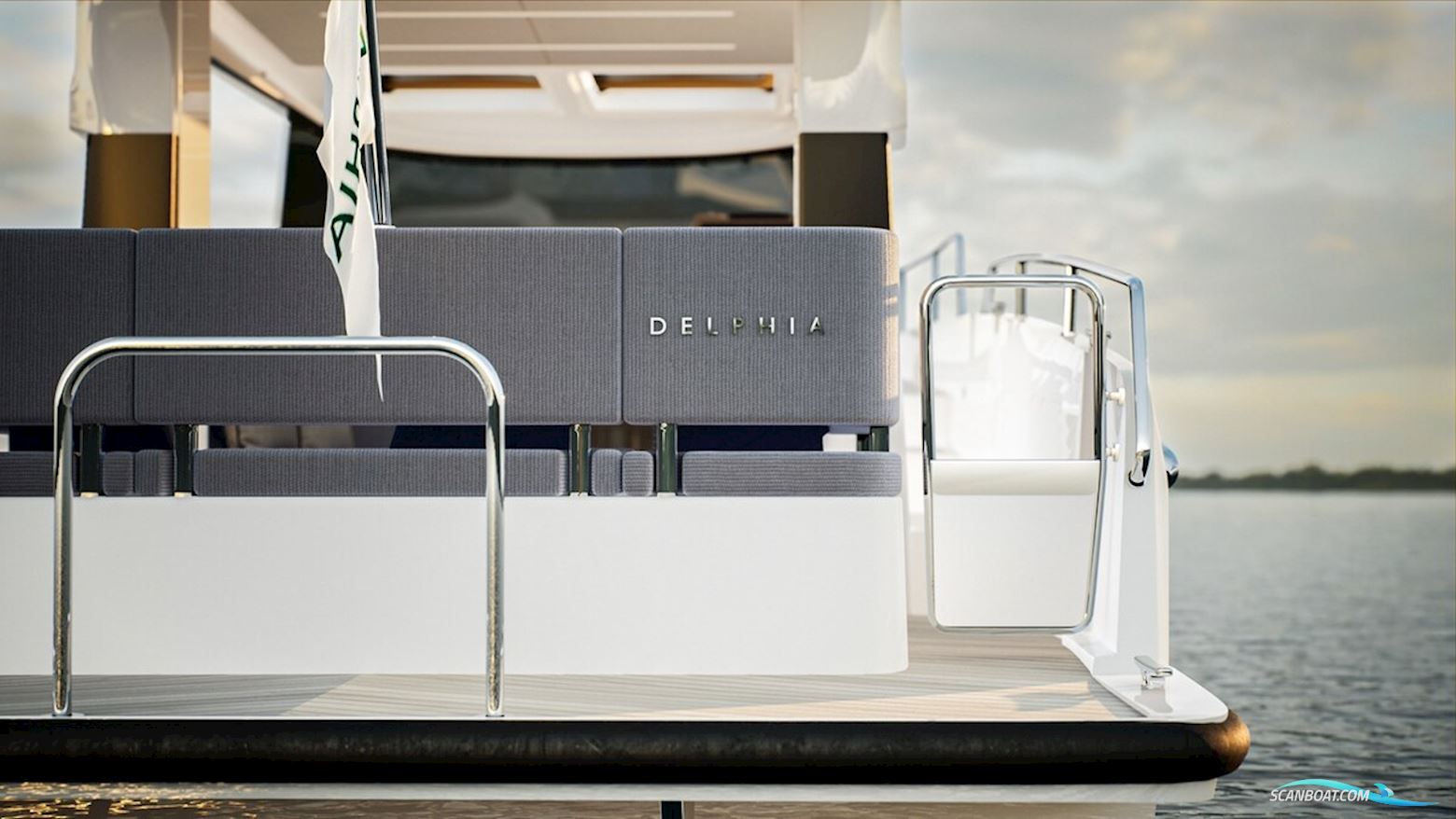 DELPHIA YACHTS 10 LoungeTop