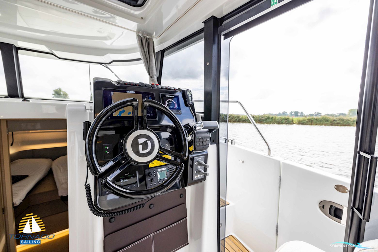 DELPHIA YACHTS 10 Sedan Electric
