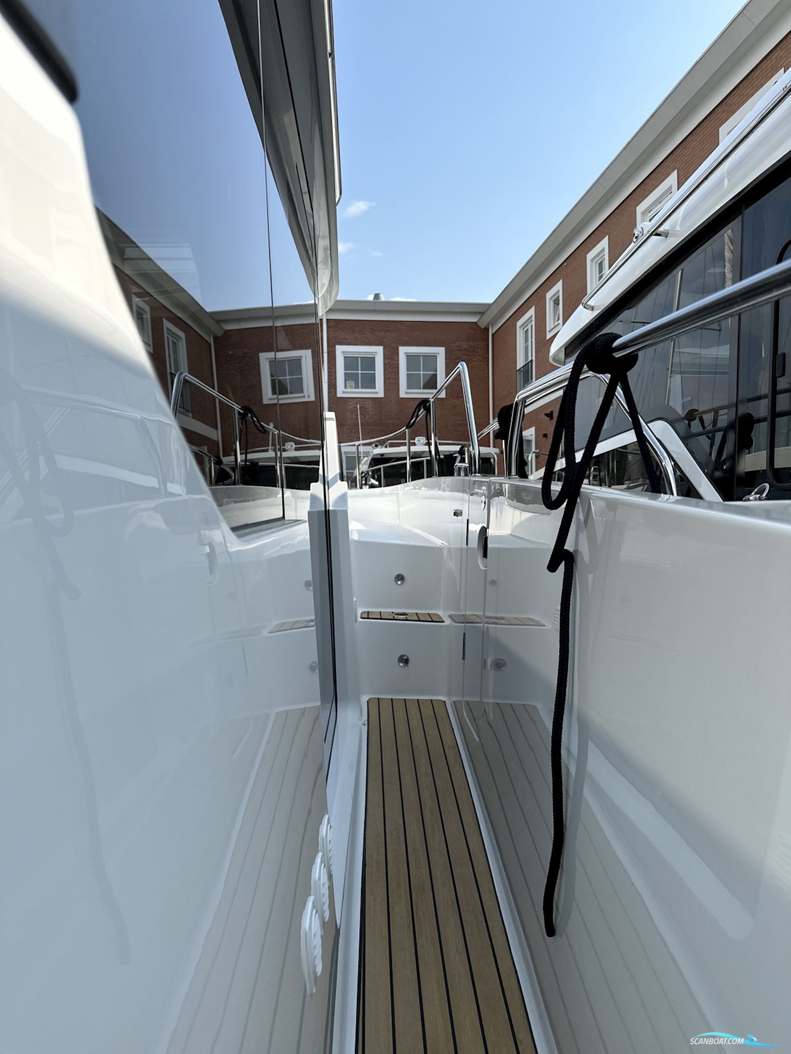 DELPHIA YACHTS 10 Sedan ELEKTRIC