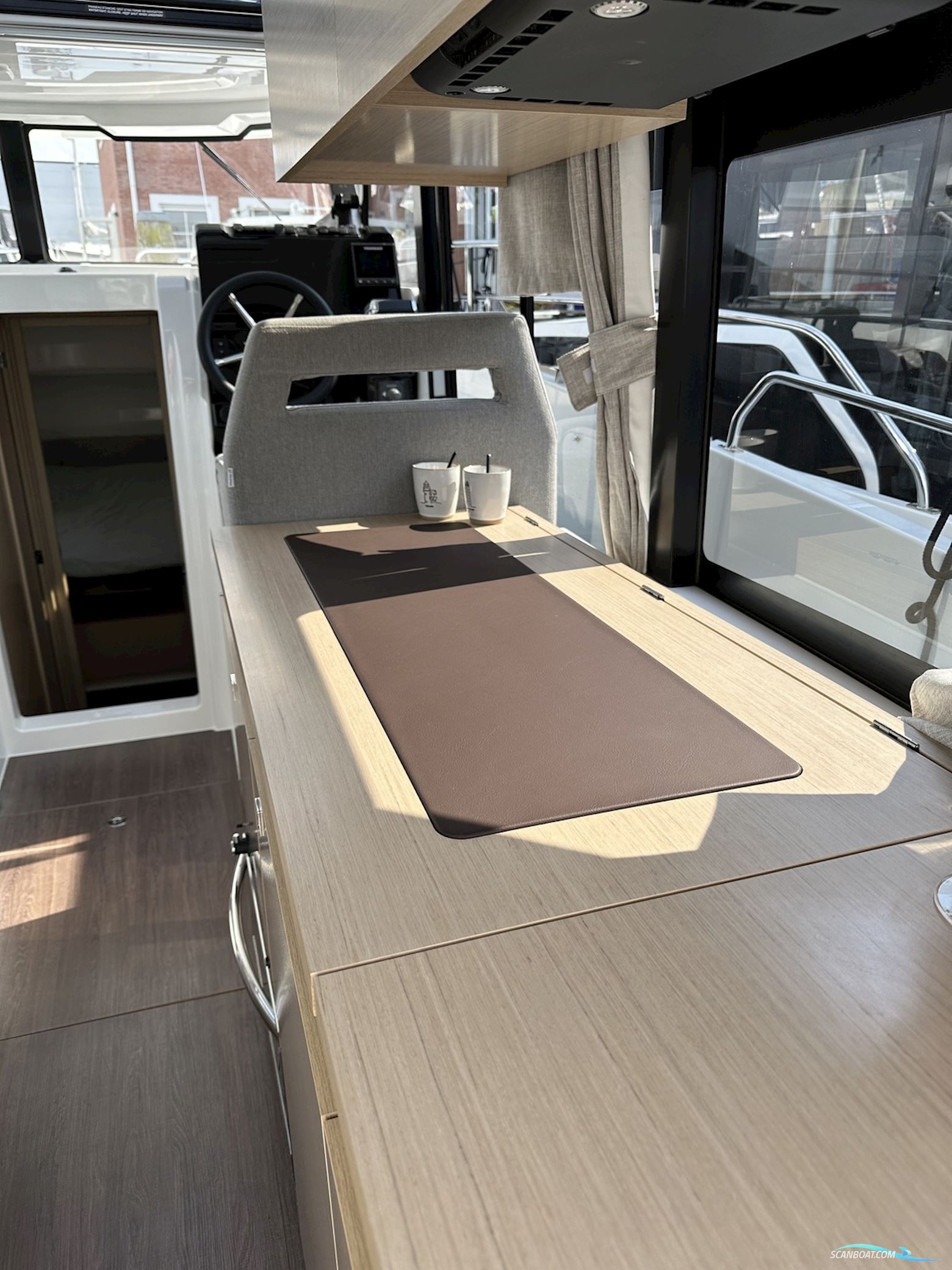DELPHIA YACHTS 10 Sedan ELEKTRIC