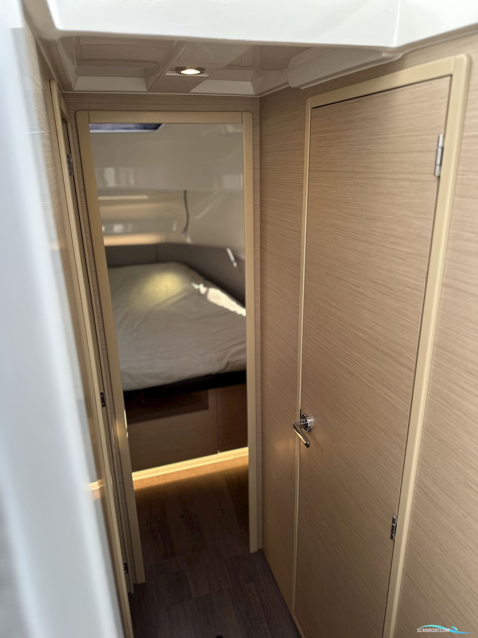 DELPHIA YACHTS 10 Sedan ELEKTRIC