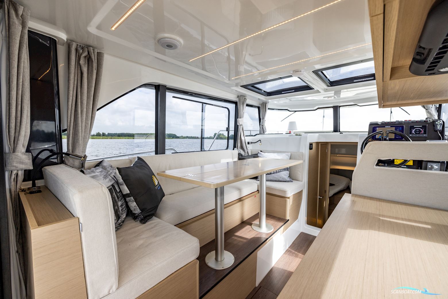 DELPHIA YACHTS 10 Sedan