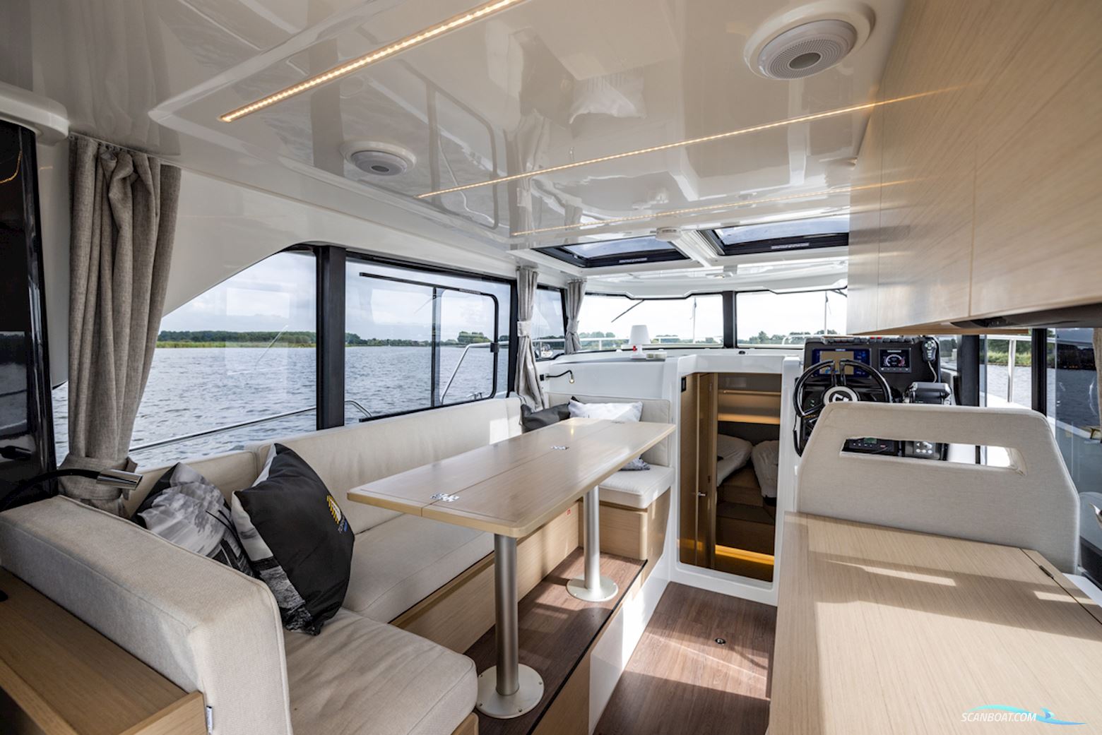 DELPHIA YACHTS 10 Sedan