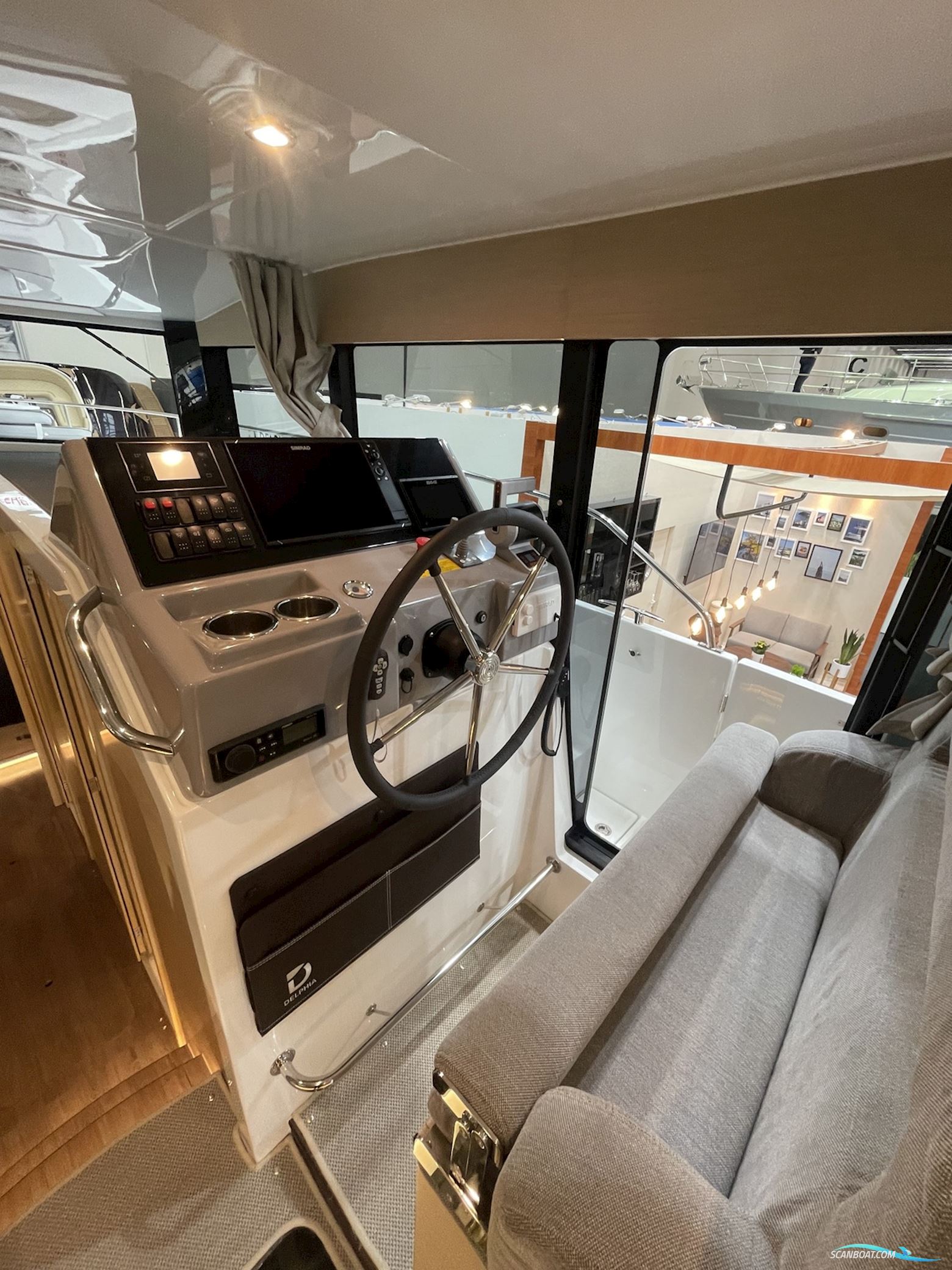 DELPHIA YACHTS 11 Flylounge