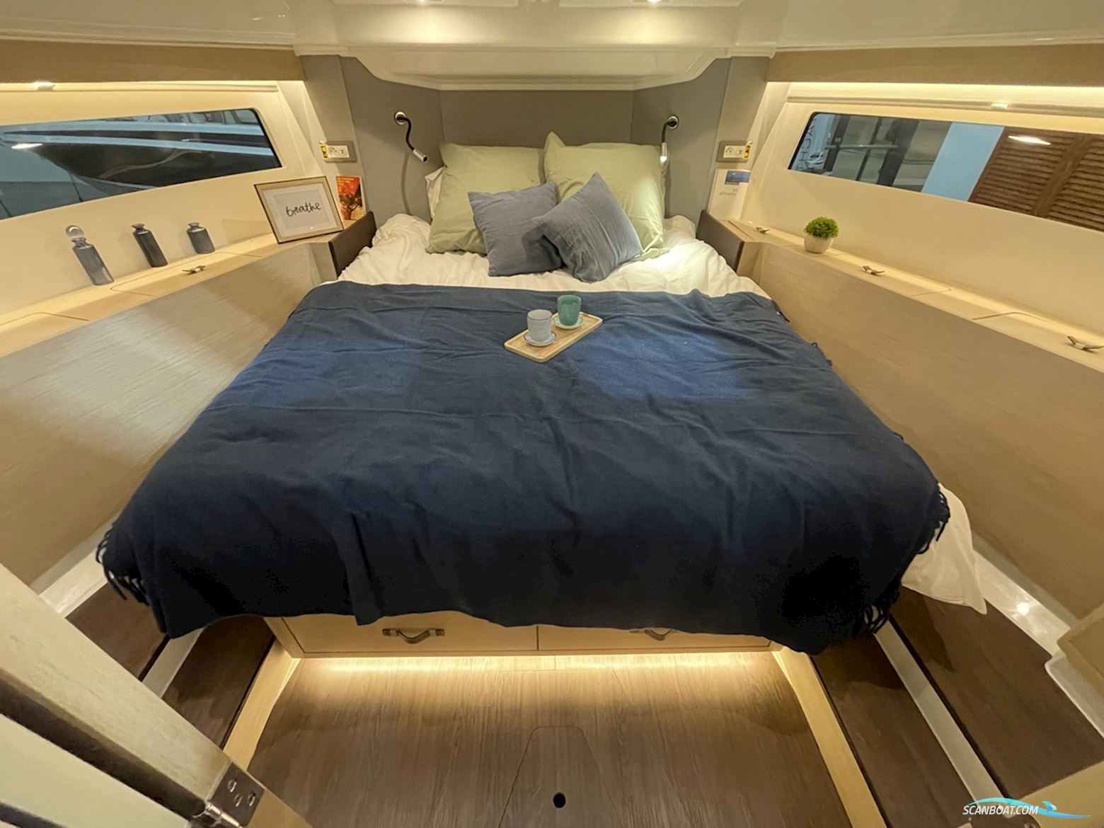 DELPHIA YACHTS 11 Flylounge