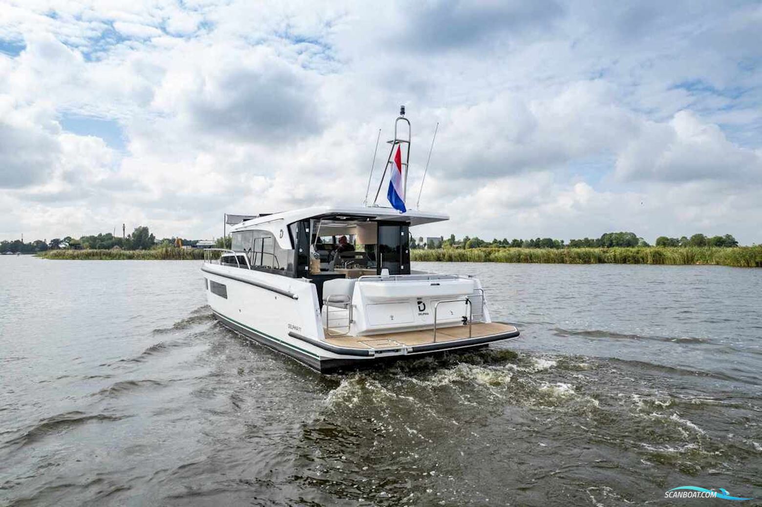 DELPHIA YACHTS 11 Sedan Electric