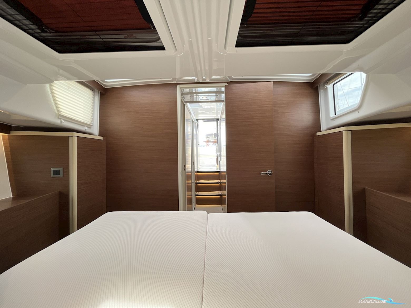 DELPHIA YACHTS 11 Sedan
