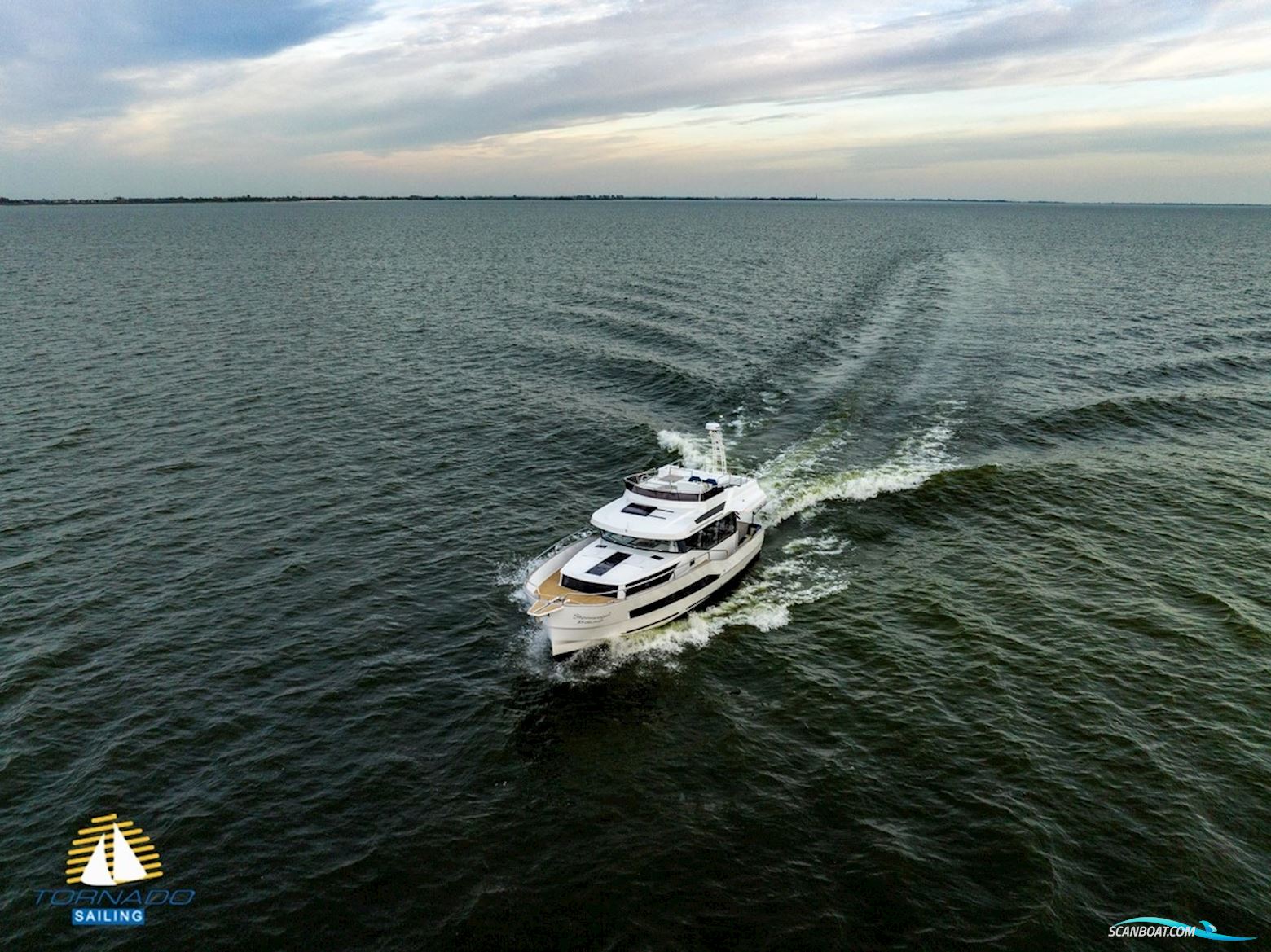 DELPHIA YACHTS 12 Flylounge