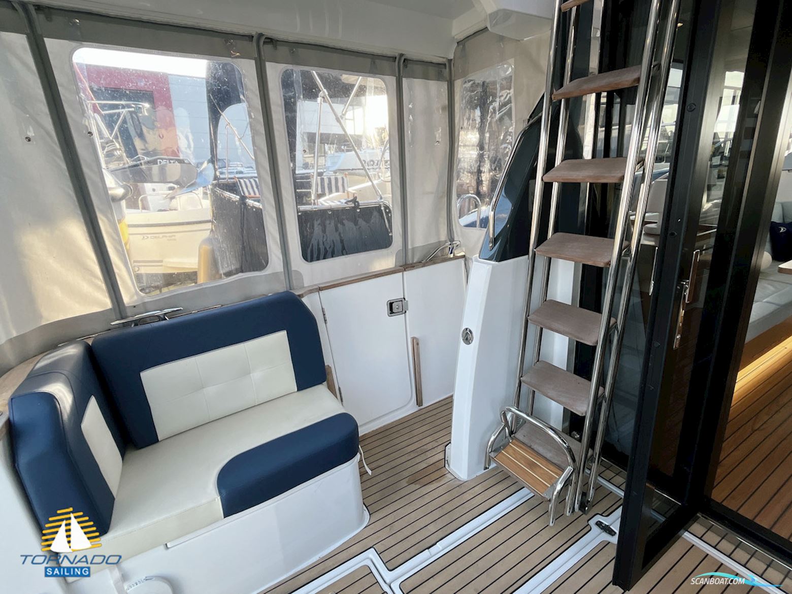 DELPHIA YACHTS 12 Flylounge